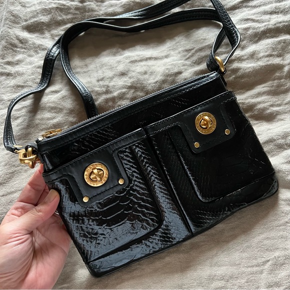 Marc by Marc Jacobs • Black Croc Embossed Patent Leather Crossbody Bag - Picture 3 of 8